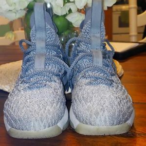 Nike LeBron 15
Basketball Shoes/Sneakers